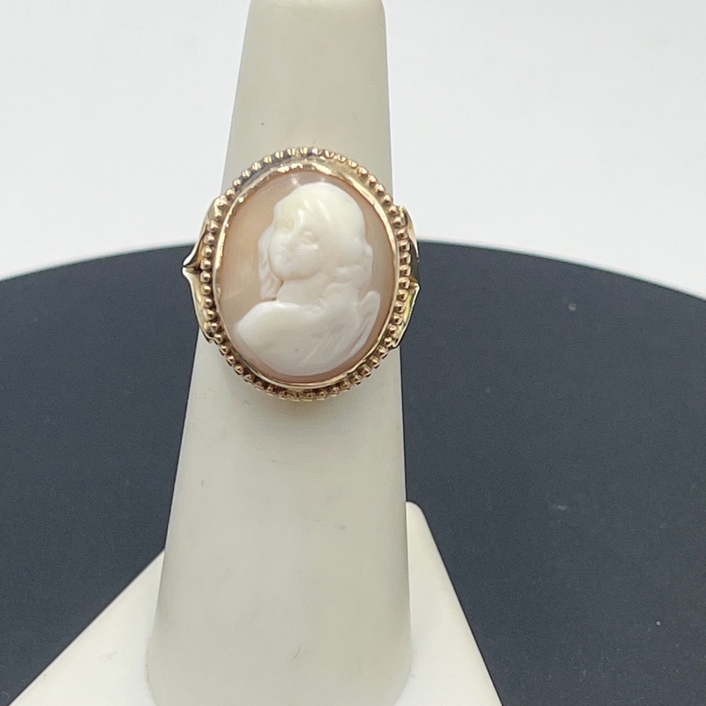 Vintage‎ 14K Yellow Gold Shell Lady Carved Relief Cameo Ring Sz 5.75